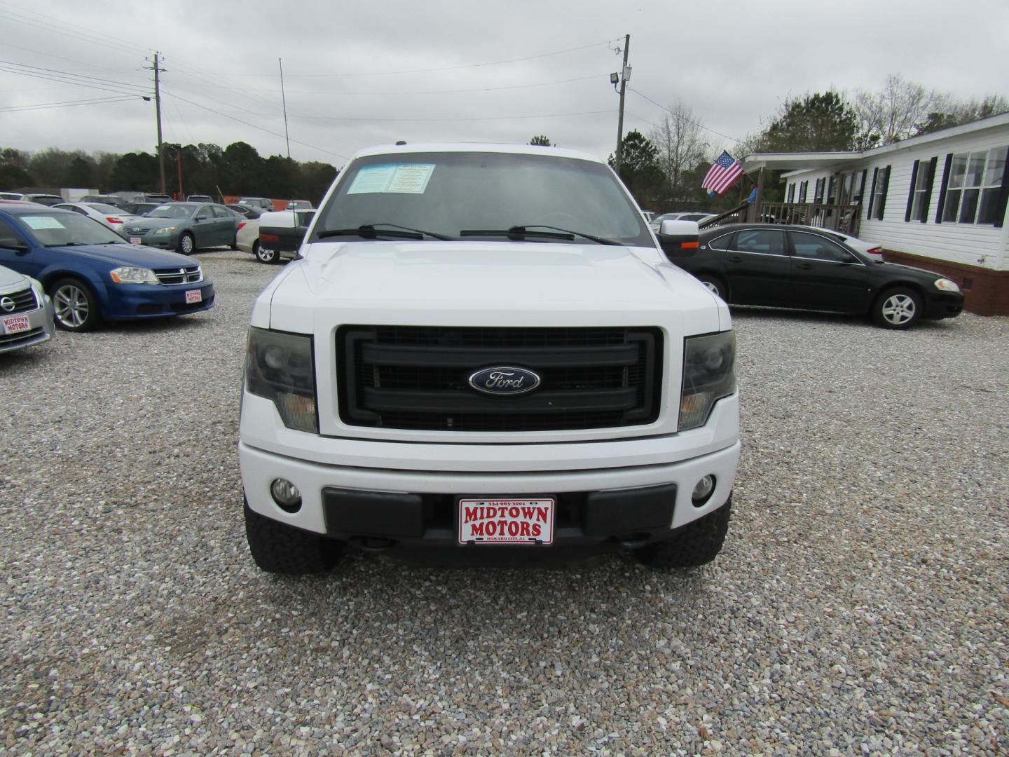 2014 White Ford F-150 XL SuperCrew 5.5-ft. Bed 4WD (1FTFW1EF9EK) with an 5.0L V8 engine, Automatic transmission, located at 15016 S Hwy 231, Midland City, AL, 36350, (334) 983-3001, 31.306210, -85.495277 - Photo#1